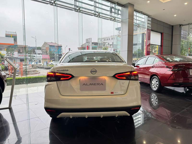 Bão giá xe: Nissan Almera giảm tới 80 triệu